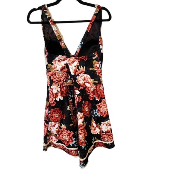 RARE Torrid Wireless Mid Floral Lace Trimmed Swim Dress With Brief, 2X. NWOT. - Picture 2 of 8